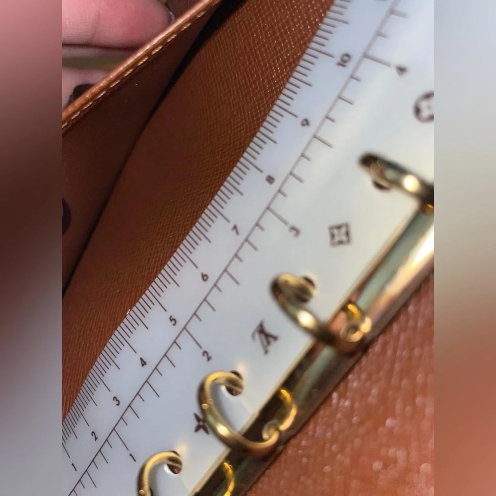 ♥️Sold♥️LV SMALL RING AGENDA COVER 
in Monogram♥️ - Picture 13 of 13